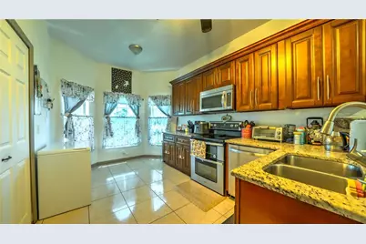 716 Versailles Lane, Kissimmee, FL 34759 - Photo 7