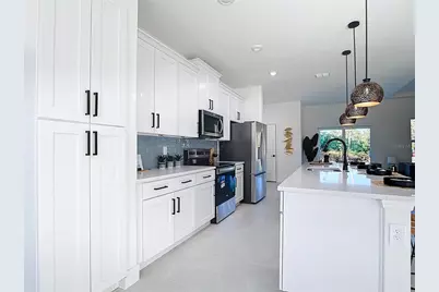 422 Eisenhower Boulevard, Lehigh Acres, FL 33974 - Photo 9