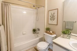 2652 Robert Trent Jones Dr, Orlando, FL 32835 - Photo 9