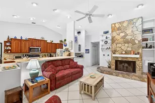 5035 Barrowe Dr, Tampa, FL 33624 - Photo 9