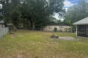2329 Pine Tree Ct, Kissimmee, FL 34744 - Photo 5