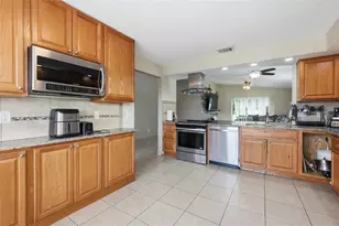 140 Seabreeze Cir, Kissimmee, FL 34743 - Photo 9