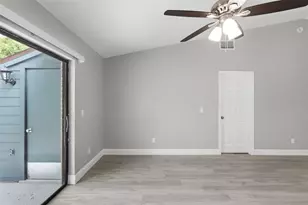 2422 King Oak Ct, Saint Cloud, FL 34769 - Photo 9