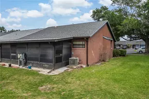 2818 Shannon Oak Ct, Saint Cloud, FL 34769 - Photo 5