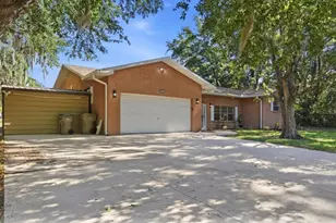 33201 Coventry Dr, Leesburg, FL 34788 - Photo 3