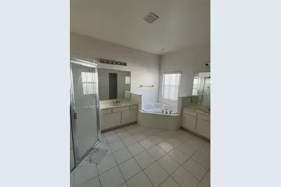 3557 Valleyview Drive, Kissimmee, FL 34746 - Photo 7