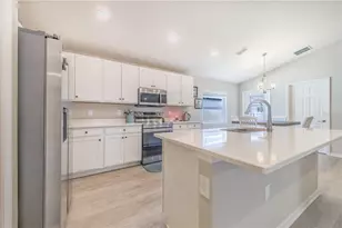 3304 Costello Cir, Winter Haven, FL 33884 - Photo 7