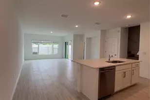 471 Thompson Vlg Ave, Apopka, FL 32703 - Photo 3