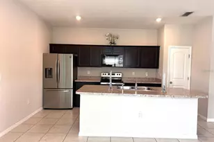 863 Hudson Valley Dr, Kissimmee, FL 34759 - Photo 9