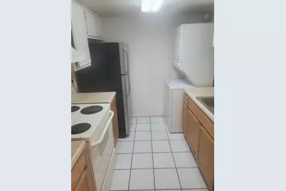 804 Sky Lake Circle #B, Orlando, FL 32809 - Photo 5