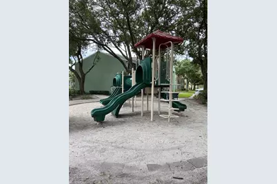 2047 Dixie Belle Drive #2047H, Orlando, FL 32812 - Photo 9