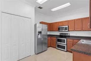 617 Lakescape Ct, Orlando, FL 32828 - Photo 15