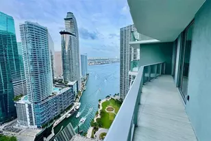 77 SE 5th St, Miami, FL 33131 - Photo 1