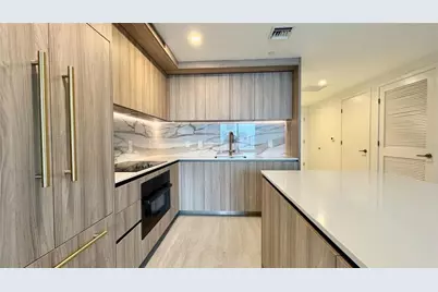 77 SE 5th St #1903, Miami, FL 33131 - Photo 5