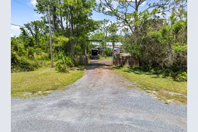 5585 Palm Avenue, Okeechobee, FL 34972 - Photo 11