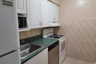 728 Ridenhour Cir, Orlando, FL 32809 - Photo 5