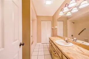 733 Mikasuki Dr, Lakeland, FL 33813 - Photo 7