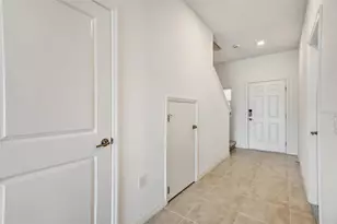 1325 N Anchor Bend Way, Kissimmee, FL 34746 - Photo 3