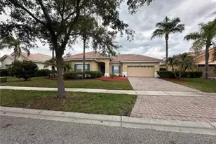 3621 Weatherfield Dr, Kissimmee, FL 34746 - Photo 3