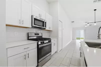 35298 Ackley Trace, Zephyrhills, FL 33541 - Photo 9
