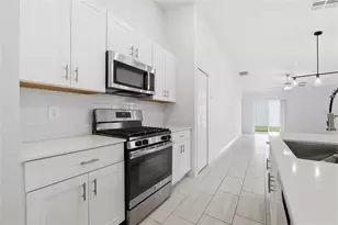 35298 Ackley Trce, Zephyrhills, FL 33541 - Photo 9