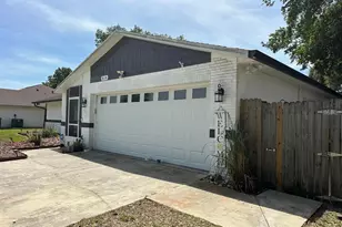 818 Mendoza Dr, Kissimmee, FL 34758 - Photo 3