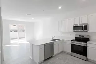 2562 Skyline Loop, Kissimmee, FL 34758 - Photo 5