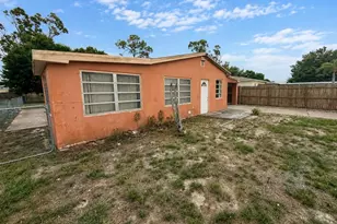 48 Princeton Ave, Frostproof, FL 33843 - Photo 3