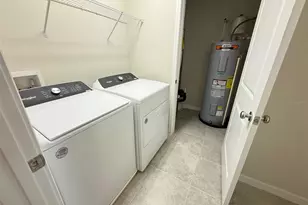 9732 Brown Burrow St, Orlando, FL 32829 - Photo 11