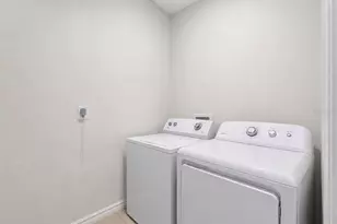 3155 Country Club Cir, Winter Haven, FL 33881 - Photo 9
