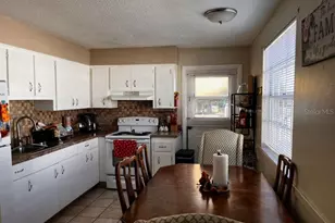 2804 52nd Ave Dr W, Bradenton, FL 34207 - Photo 3