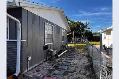 2804 52nd Avenue Drive W, Bradenton, FL 34207 - Photo 9