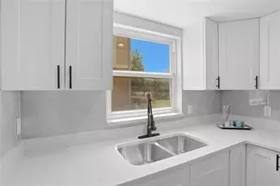2416 Barley Club Ct, Orlando, FL 32837 - Photo 9