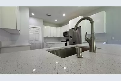 3839 Eagle Isle Circle, Kissimmee, FL 34746 - Photo 9