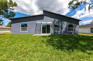 918 Broad St E, Lehigh Acres, FL 33974 - Photo 3