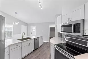 4103 Bob White Ct, Saint Cloud, FL 34772 - Photo 9