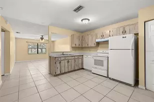 352 Cocoa Ct, Kissimmee, FL 34758 - Photo 5