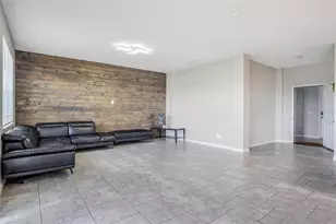 624 Sardinia Cir, Davenport, FL 33837 - Photo 9