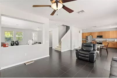 10048 Stratford Pointe Avenue, Orlando, FL 32832 - Photo 9