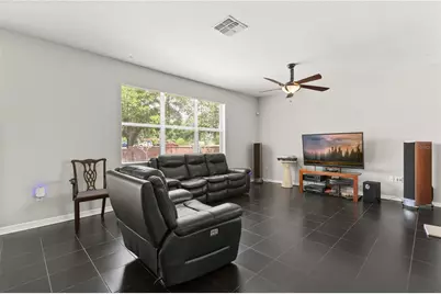 10048 Stratford Pointe Avenue, Orlando, FL 32832 - Photo 7