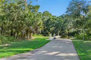 3654 Hidden River Ln, Tavares, FL 32778 - Photo 35