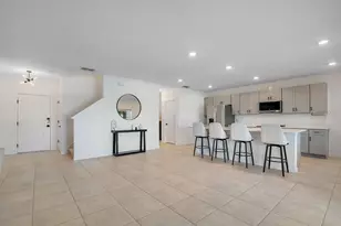 1033 Calico Pointe Cir, Groveland, FL 34736 - Photo 13
