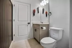 1033 Calico Pointe Cir, Groveland, FL 34736 - Photo 21