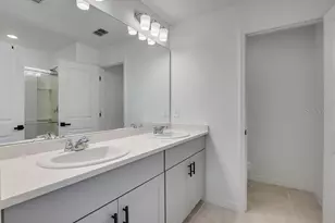 1033 Calico Pointe Cir, Groveland, FL 34736 - Photo 31