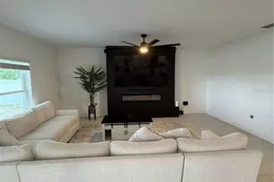 1033 Calico Pointe Cir, Groveland, FL 34736 - Photo 11