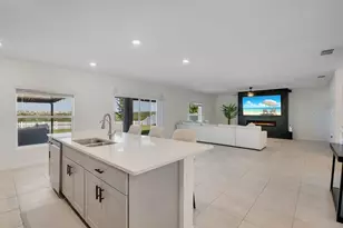 1033 Calico Pointe Cir, Groveland, FL 34736 - Photo 9