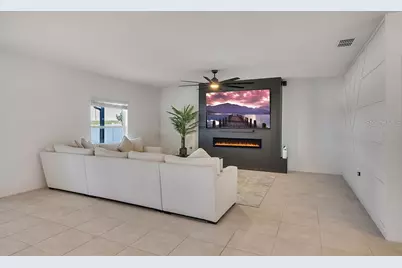 1033 Calico Pointe Circle, Groveland, FL 34736 - Photo 11
