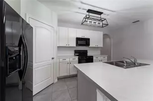 10511 Burlwood Dr, Leesburg, FL 34788 - Photo 9