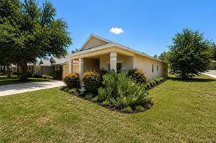 1333 Kellogg Dr, Tavares, FL 32778 - Photo 3