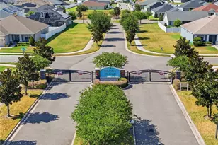 319 Travelers Creek Dr, Auburndale, FL 33823 - Photo 3